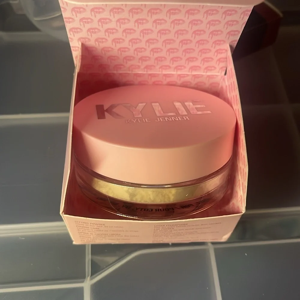 Kylie translucent Setting Powder